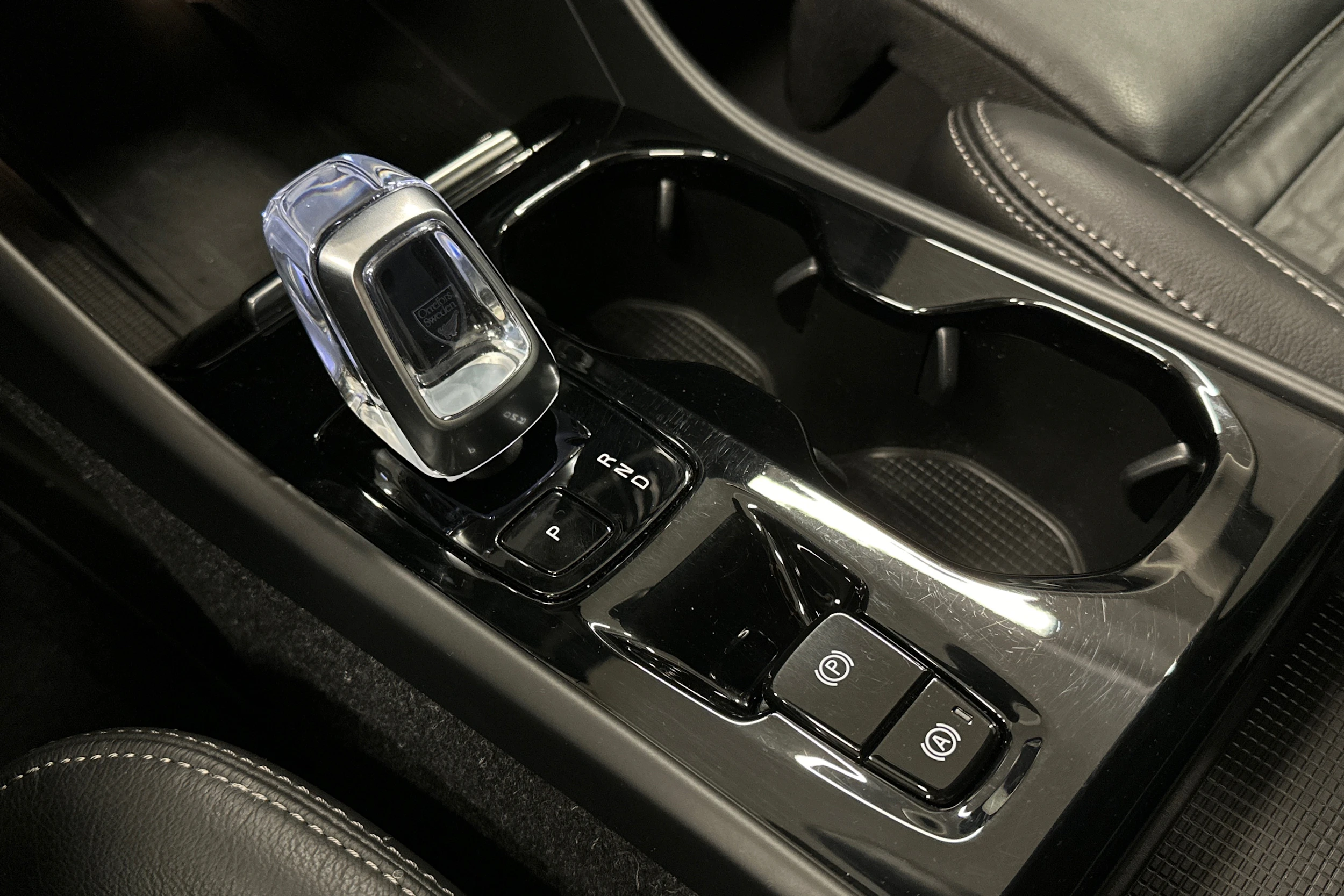 musta Volvo XC40 2023 kuva 31.