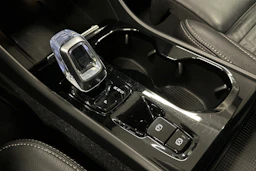 musta Volvo XC40 2023 kuva 31.