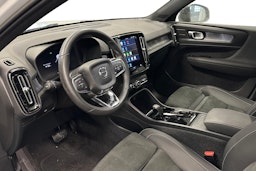 valkoinen Volvo XC40 2023 kuva 3.