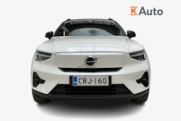valkoinen Volvo XC40 2023 kuva 5.