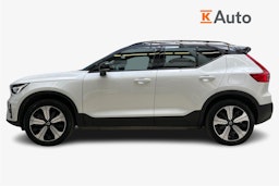 valkoinen Volvo XC40 2023 kuva 6.