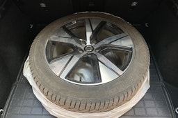 valkoinen Volvo XC40 2023 kuva 28.