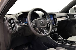 harmaa Volvo XC40 2023 kuva 6.