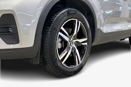 harmaa Volvo XC40 2023 kuva 9.