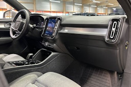 harmaa Volvo XC40 2023 kuva 10.