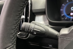 harmaa Volvo XC40 2023 kuva 22.