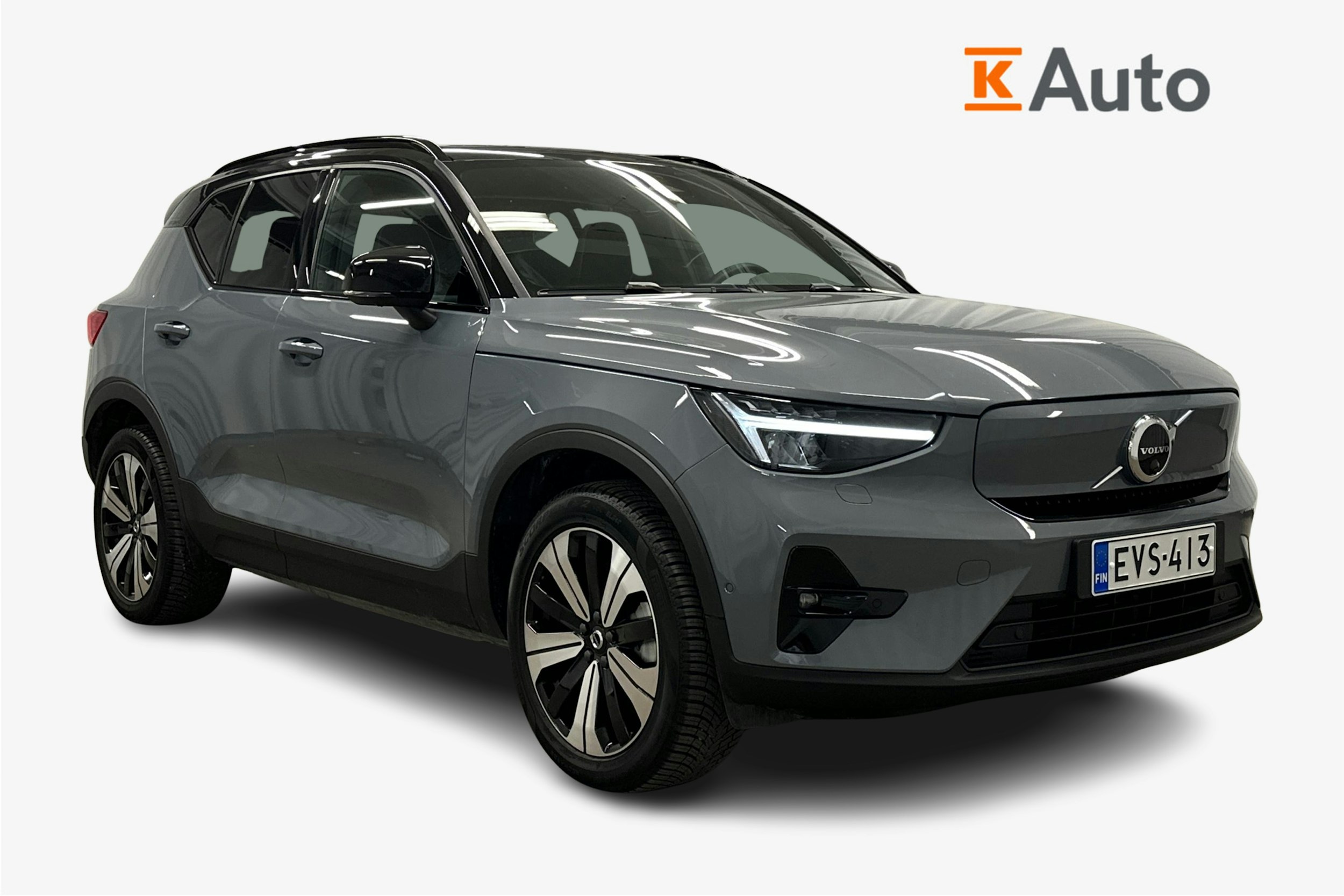harmaa Volvo XC40 2023 kuva 1.
