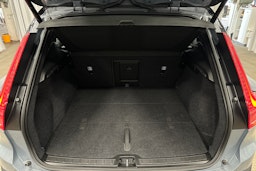 harmaa Volvo XC40 2023 kuva 14.