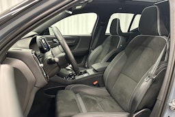 harmaa Volvo XC40 2023 kuva 17.
