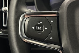 harmaa Volvo XC40 2023 kuva 21.