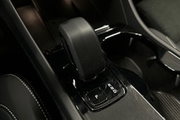 harmaa Volvo XC40 2023 kuva 30.