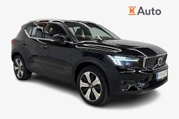 musta Volvo XC40 2023 kuva 1.