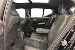 musta Volvo XC40 2023 kuva 10.