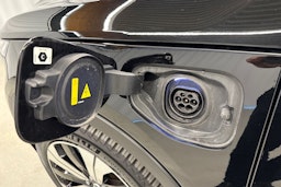musta Volvo XC40 2023 kuva 14.