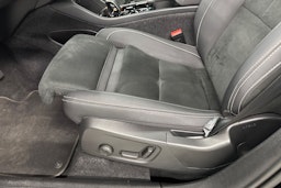 musta Volvo XC40 2023 kuva 21.