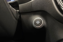 musta Volvo XC40 2023 kuva 33.