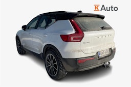 valkoinen Volvo XC40 2023 kuva 2.