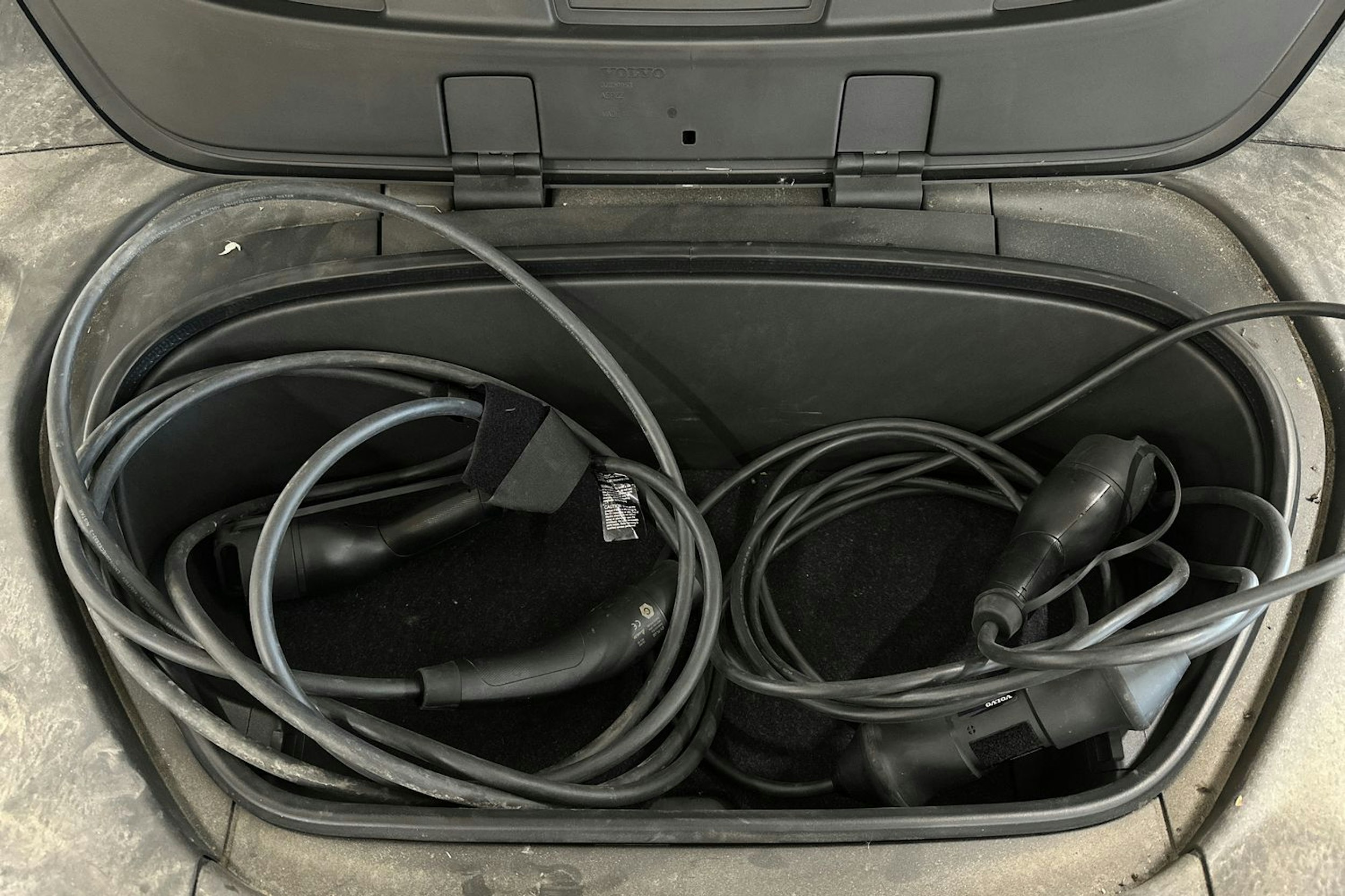 valkoinen Volvo XC40 2023 kuva 25.