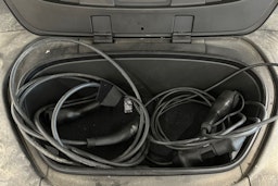 valkoinen Volvo XC40 2023 kuva 25.