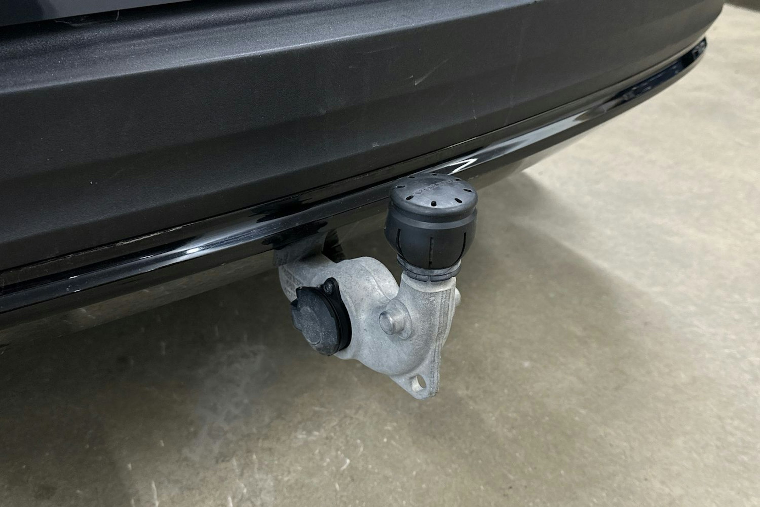 valkoinen Volvo XC40 2023 kuva 28.