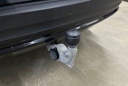 valkoinen Volvo XC40 2023 kuva 28.