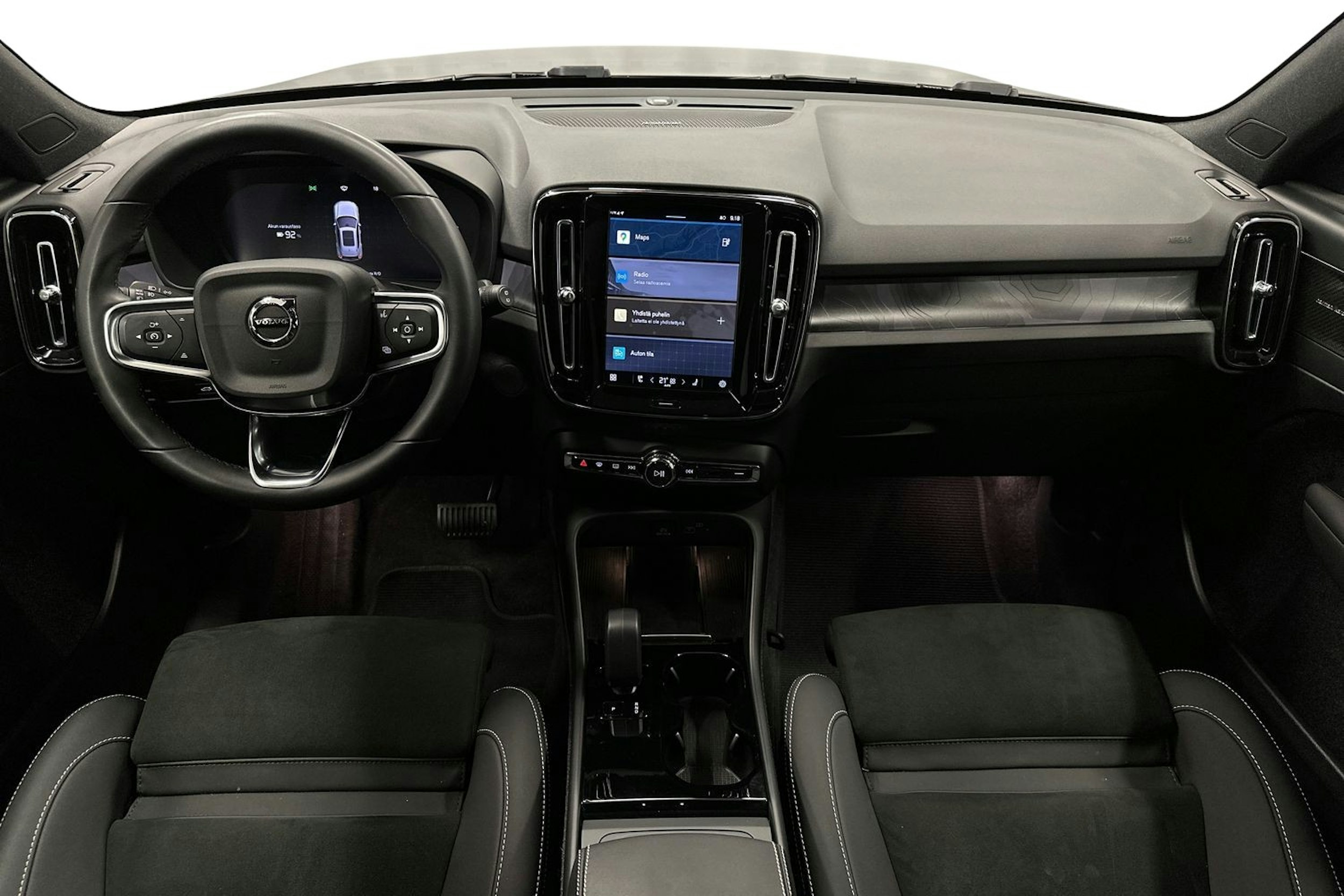 musta Volvo XC40 2023 kuva 9.