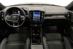 musta Volvo XC40 2023 kuva 9.
