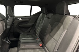 musta Volvo XC40 2023 kuva 10.