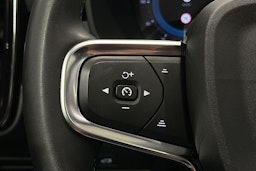 musta Volvo XC40 2023 kuva 22.
