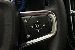 musta Volvo XC40 2023 kuva 23.