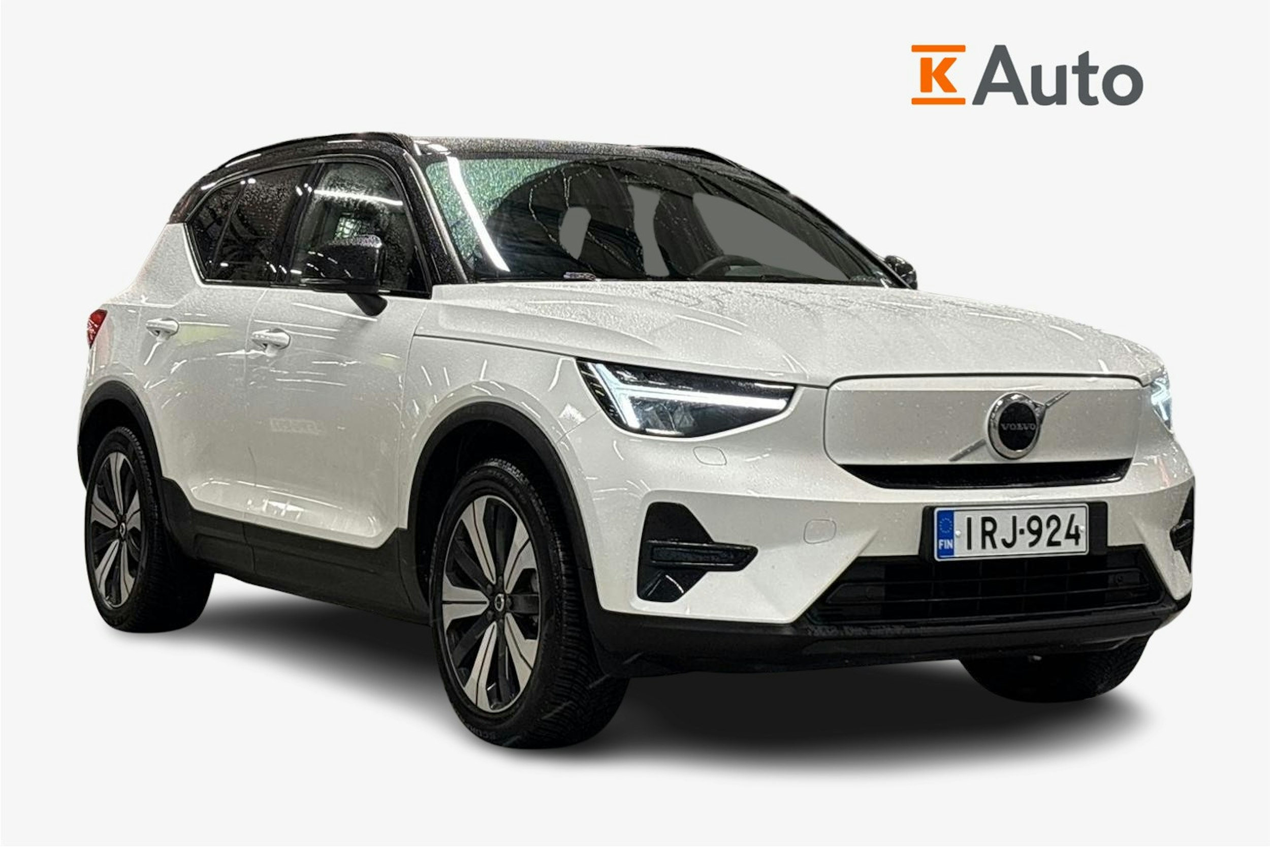 valkoinen Volvo XC40 2023 kuva 1.