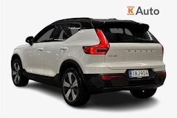valkoinen Volvo XC40 2023 kuva 2.