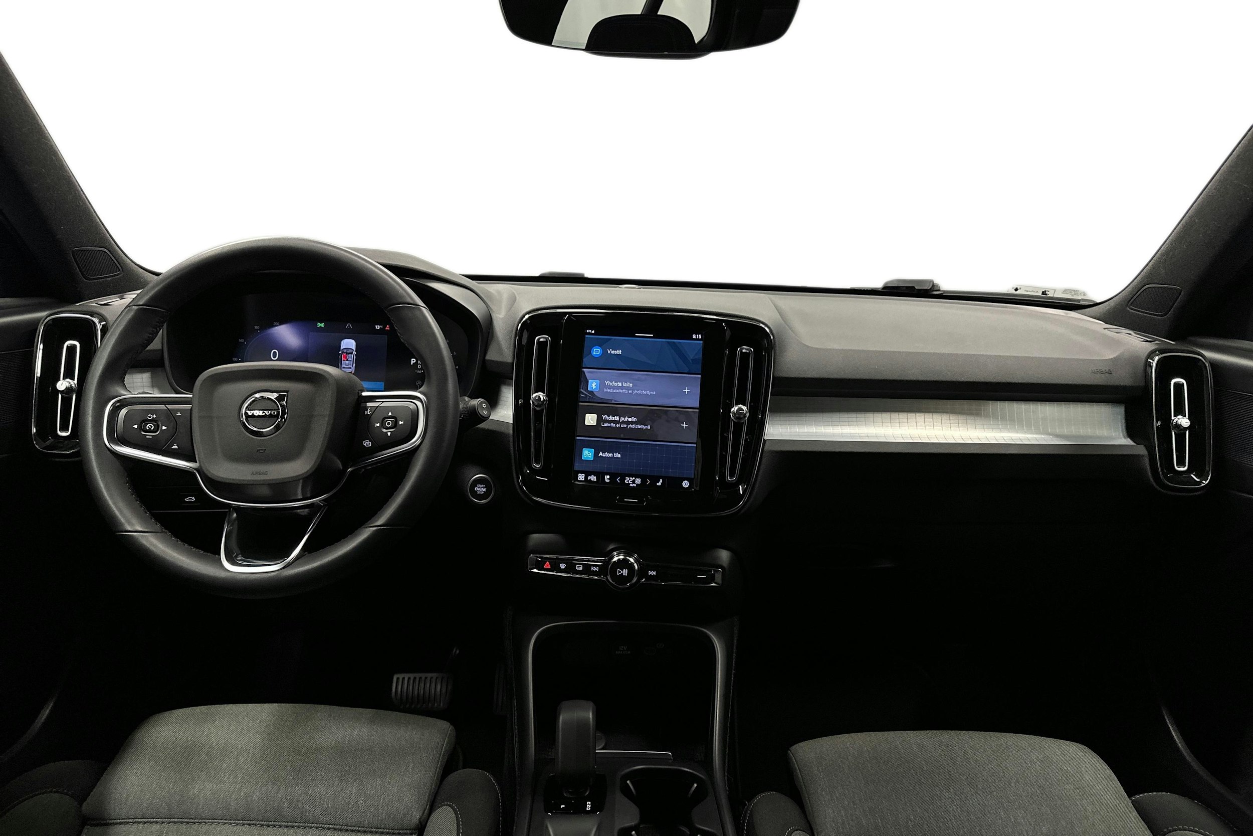 musta Volvo XC40 2023 kuva 12.