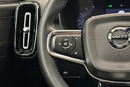 musta Volvo XC40 2023 kuva 21.