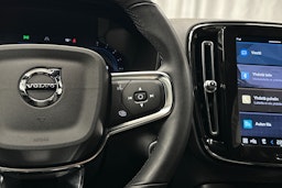 musta Volvo XC40 2023 kuva 22.