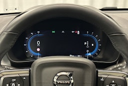 musta Volvo XC40 2023 kuva 23.