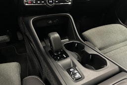 musta Volvo XC40 2023 kuva 24.