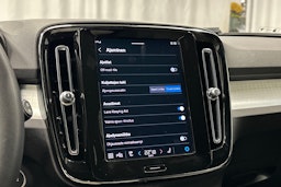 musta Volvo XC40 2023 kuva 26.