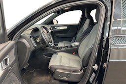 musta Volvo XC40 2023 kuva 11.