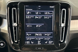 musta Volvo XC40 2023 kuva 23.
