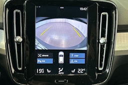 musta Volvo XC40 2023 kuva 25.