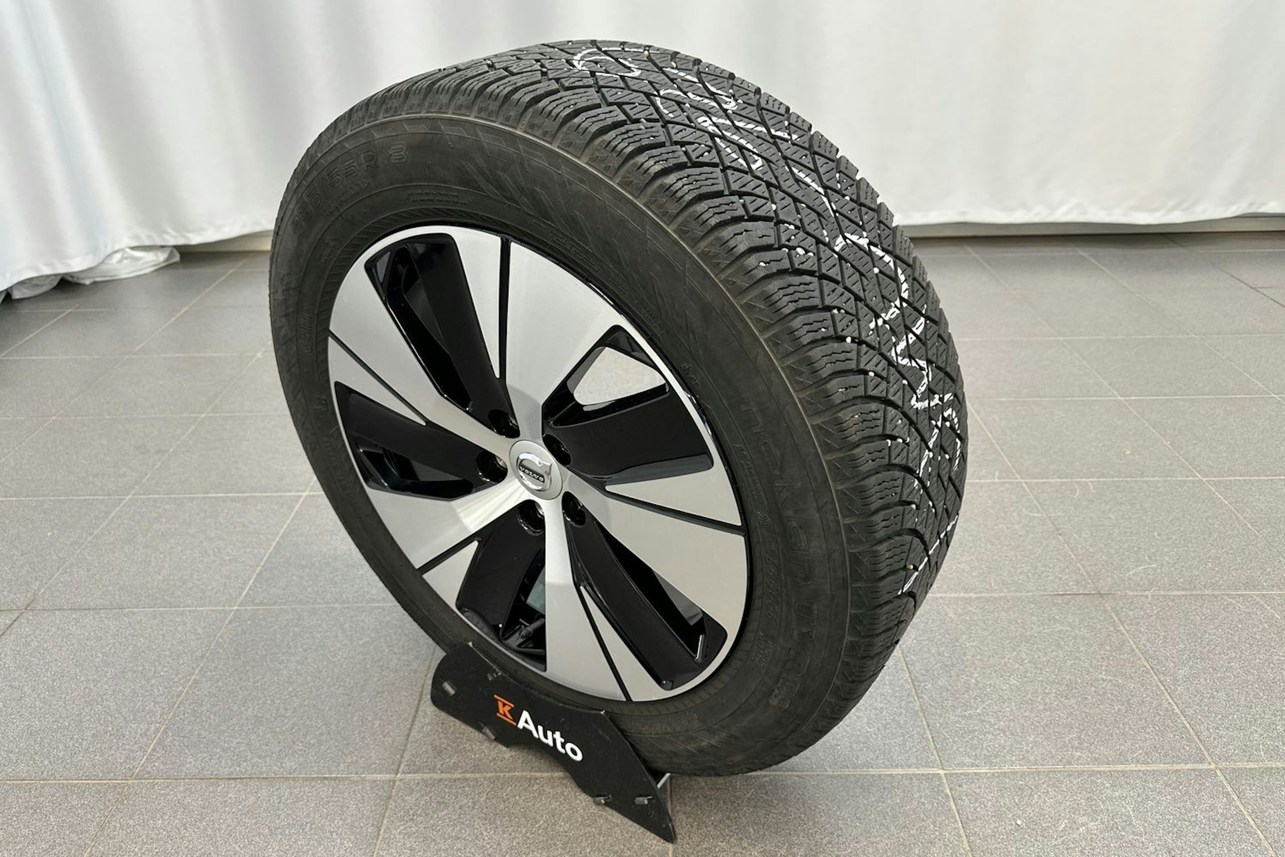 musta Volvo XC40 2023 kuva 31.