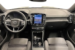 musta Volvo XC40 2023 kuva 9.