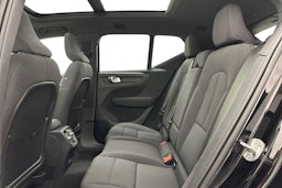 musta Volvo XC40 2023 kuva 10.