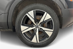 musta Volvo XC40 2023 kuva 11.