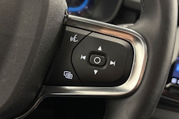 musta Volvo XC40 2023 kuva 19.