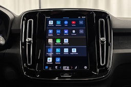 musta Volvo XC40 2023 kuva 22.