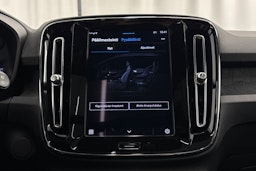 musta Volvo XC40 2023 kuva 23.