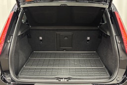 musta Volvo XC40 2023 kuva 26.