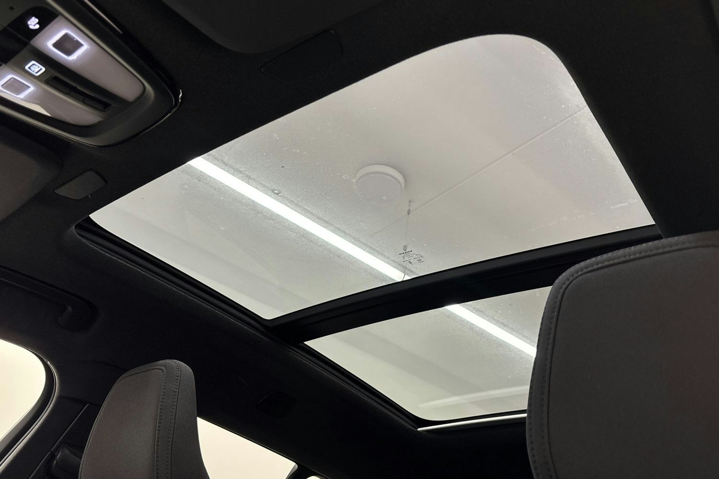 musta Volvo XC40 2023 kuva 29.